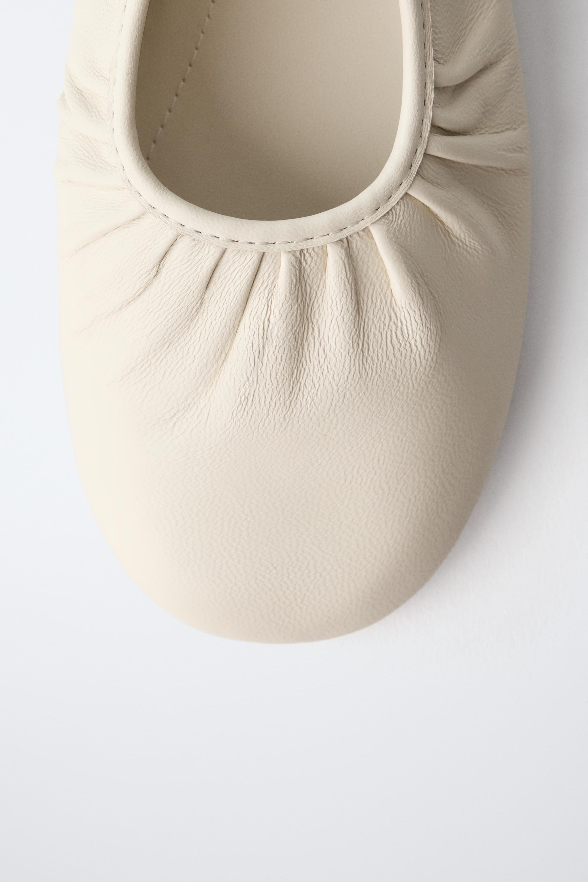 BALLERINES EN CUIR